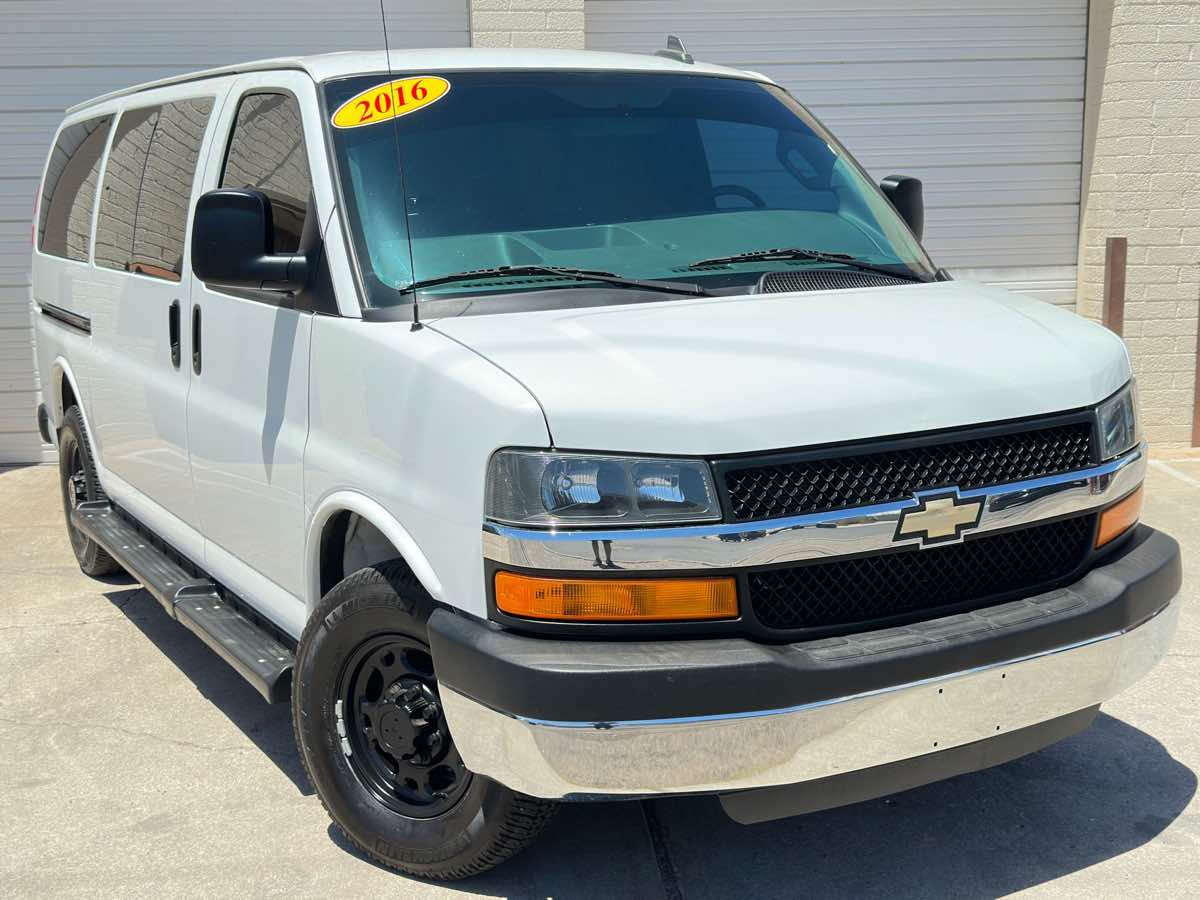 2016 Chevrolet Express Passenger LT photo 2