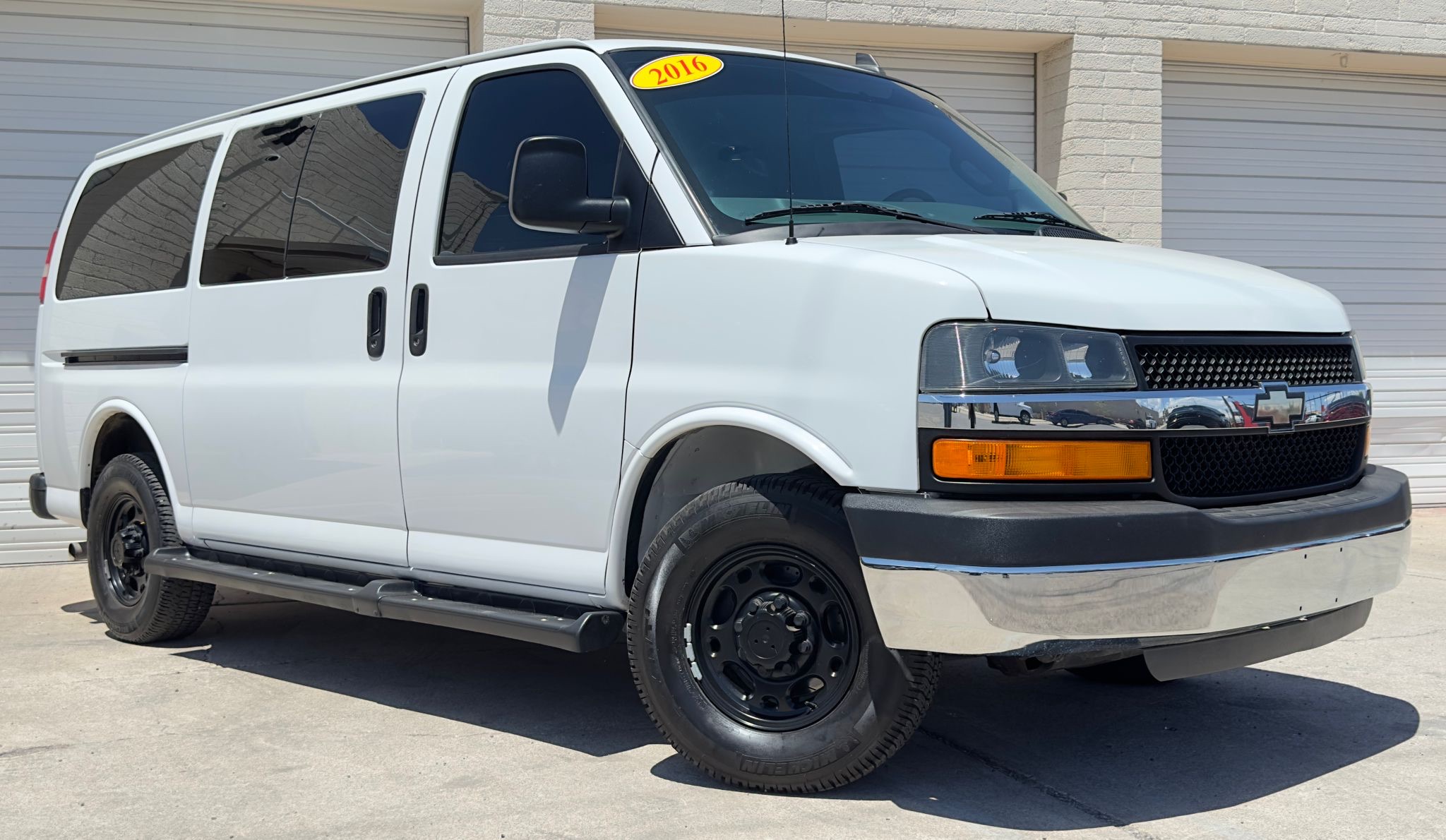 2016 Chevrolet Express Passenger LT photo 3