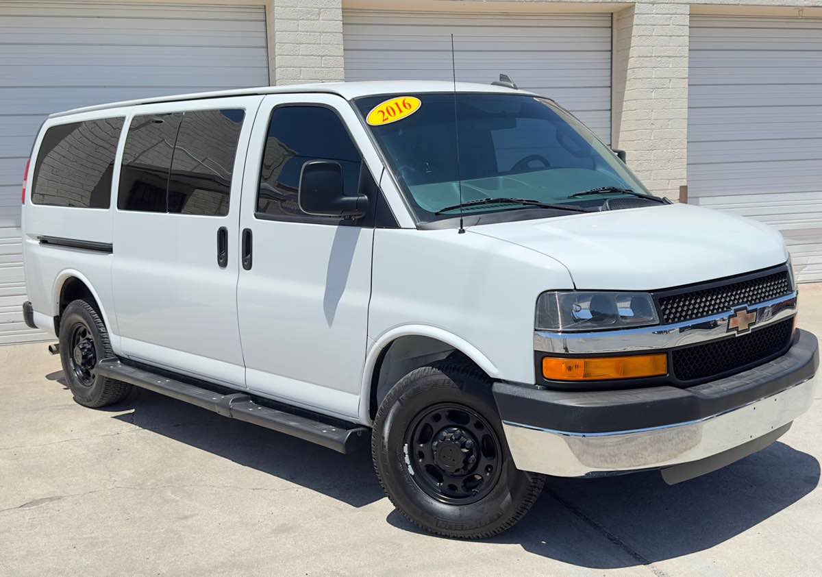 2016 Chevrolet Express Passenger LT photo 6