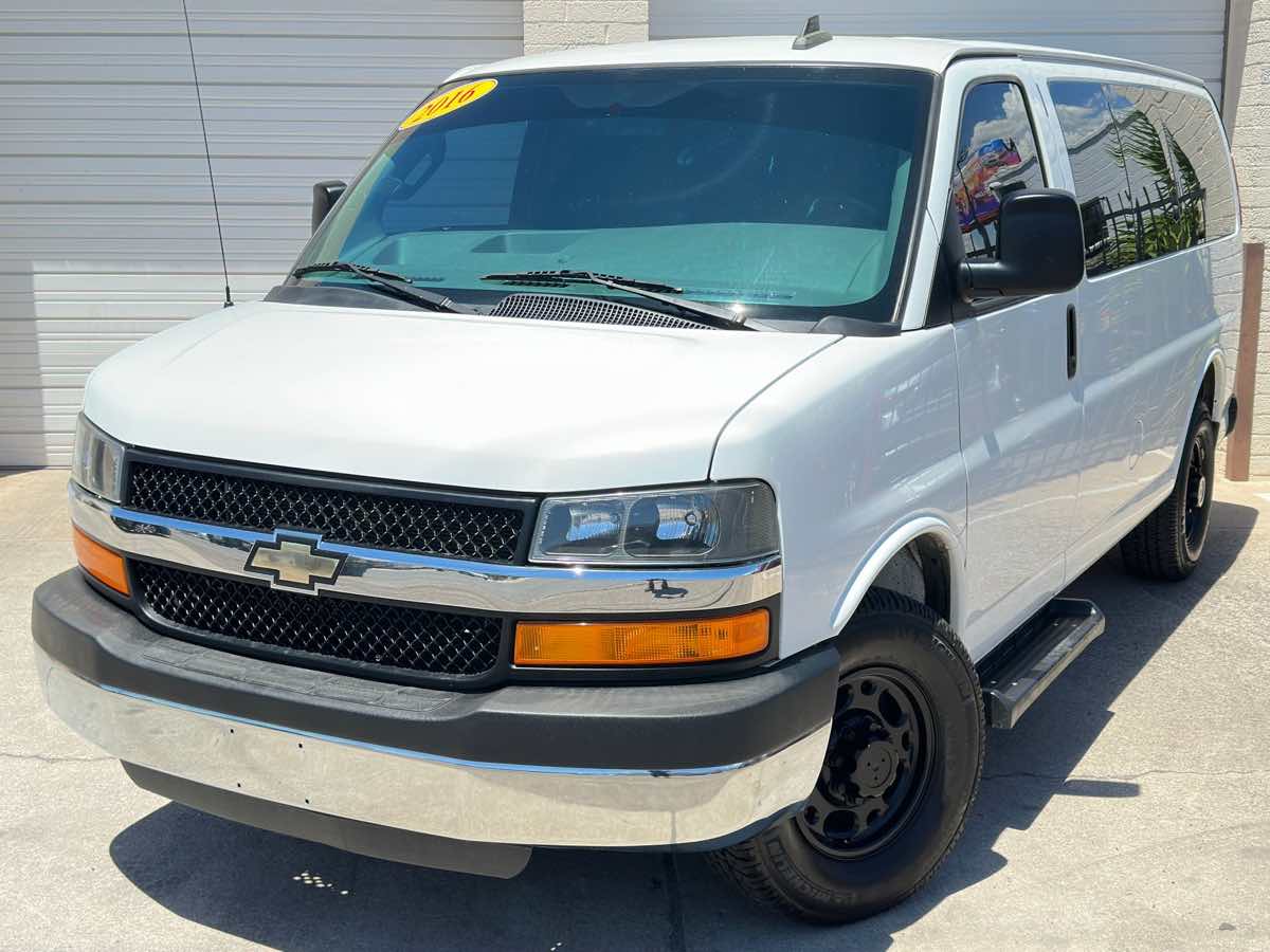 2016 Chevrolet Express Passenger LT photo 8