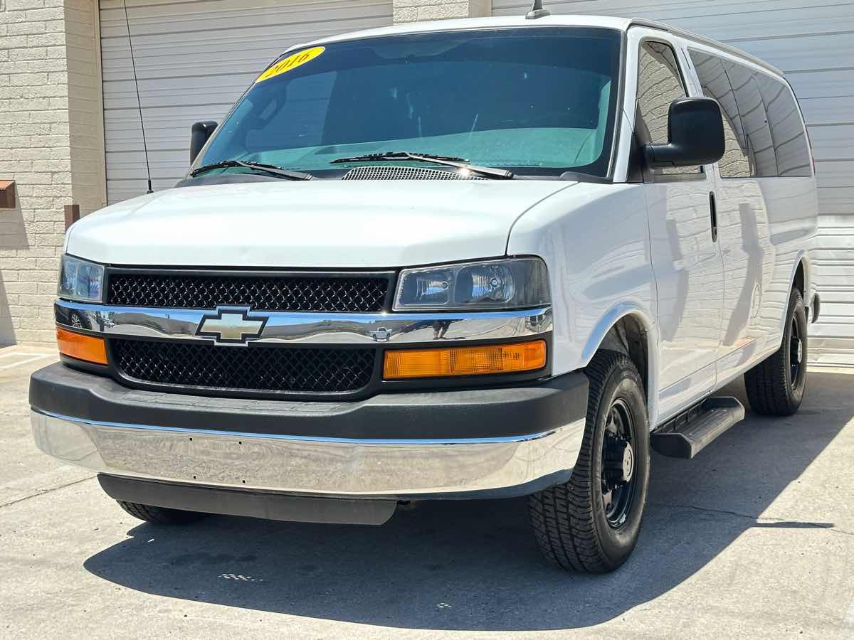 2016 Chevrolet Express Passenger LT photo 10