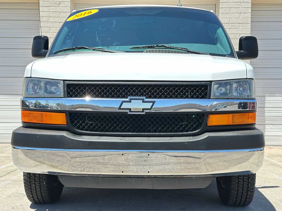 2016 Chevrolet Express Passenger LT photo 15