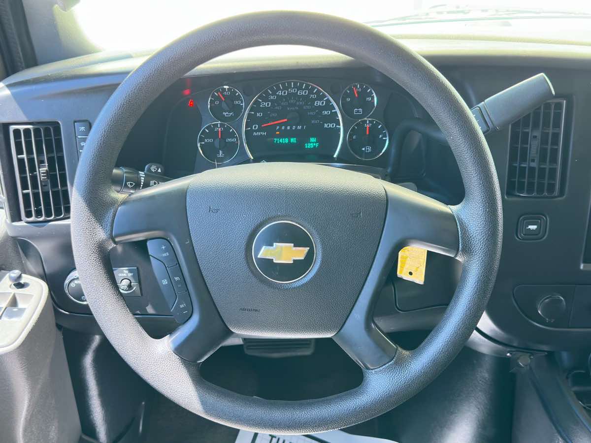 2016 Chevrolet Express Passenger LT photo 27