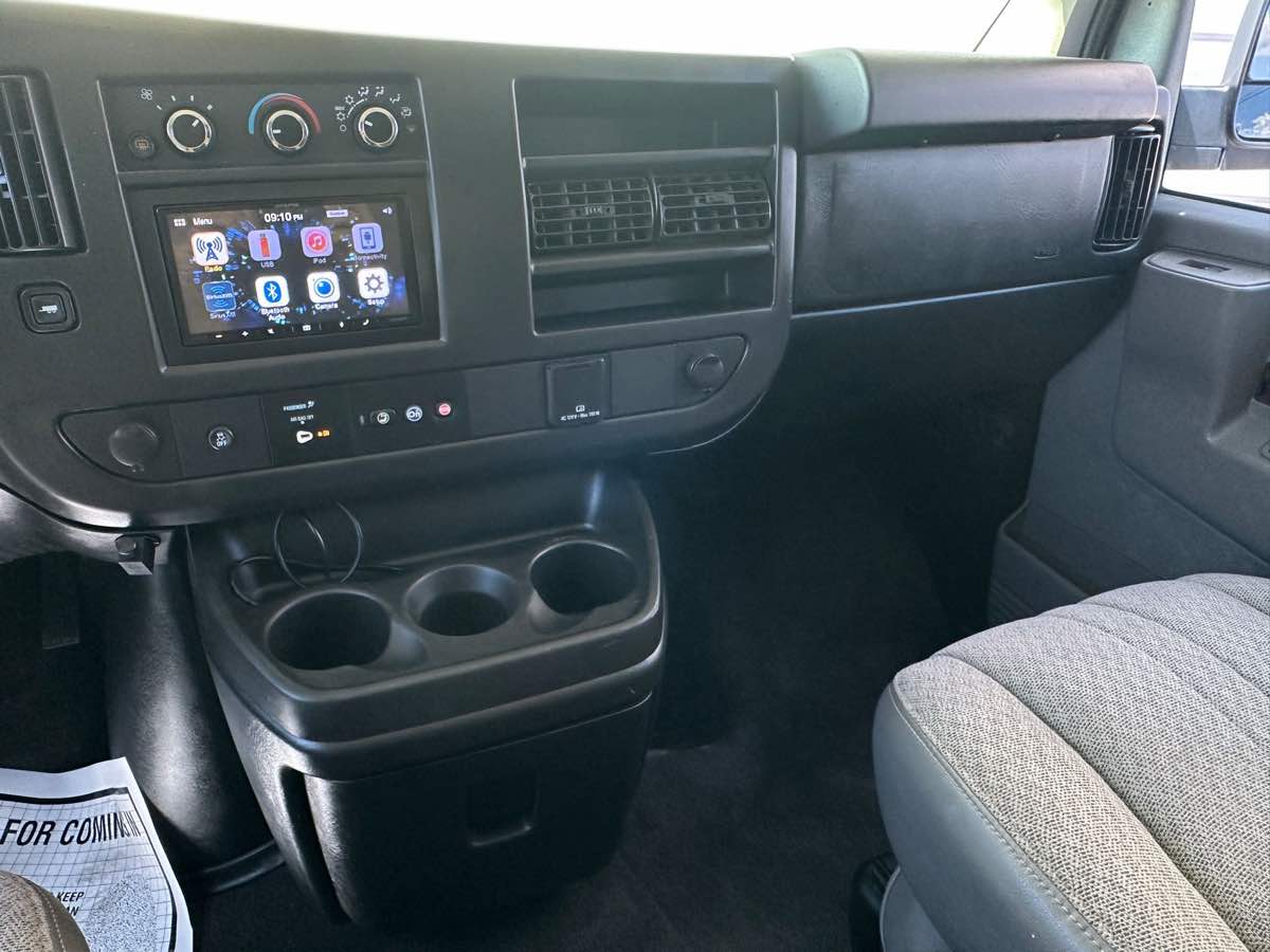 2016 Chevrolet Express Passenger LT photo 30