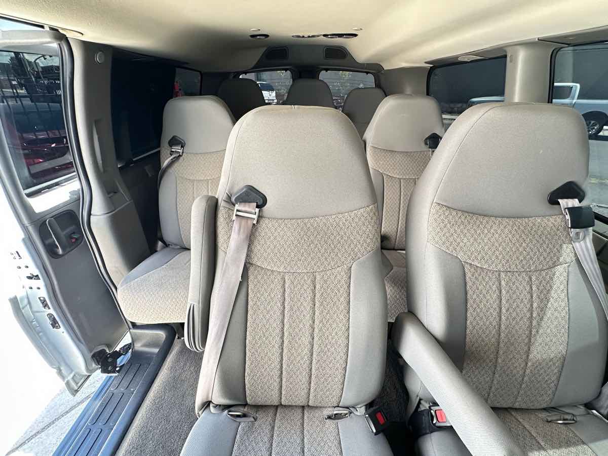 2016 Chevrolet Express Passenger LT photo 34