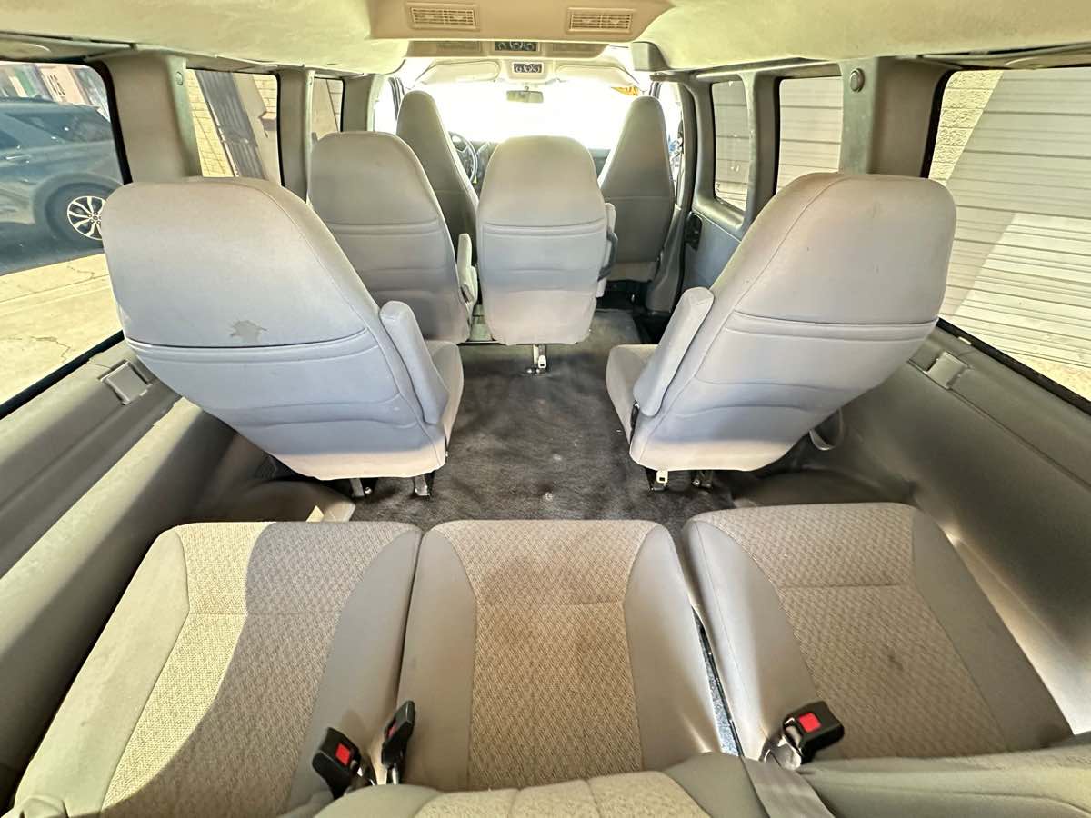 2016 Chevrolet Express Passenger LT photo 38