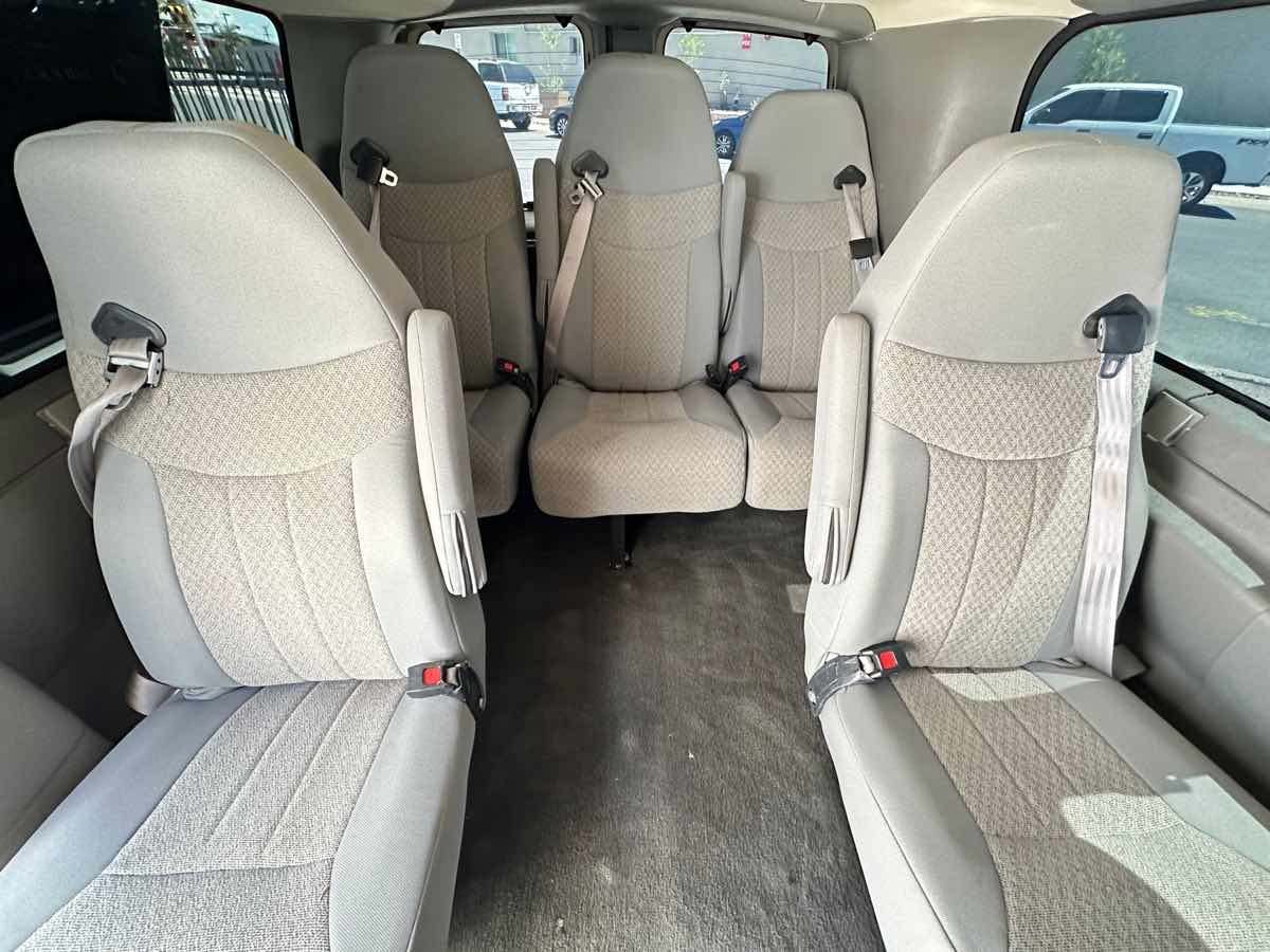 2016 Chevrolet Express Passenger LT photo 35