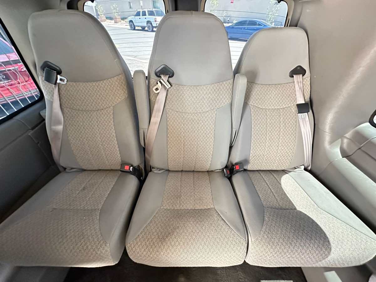 2016 Chevrolet Express Passenger LT photo 37