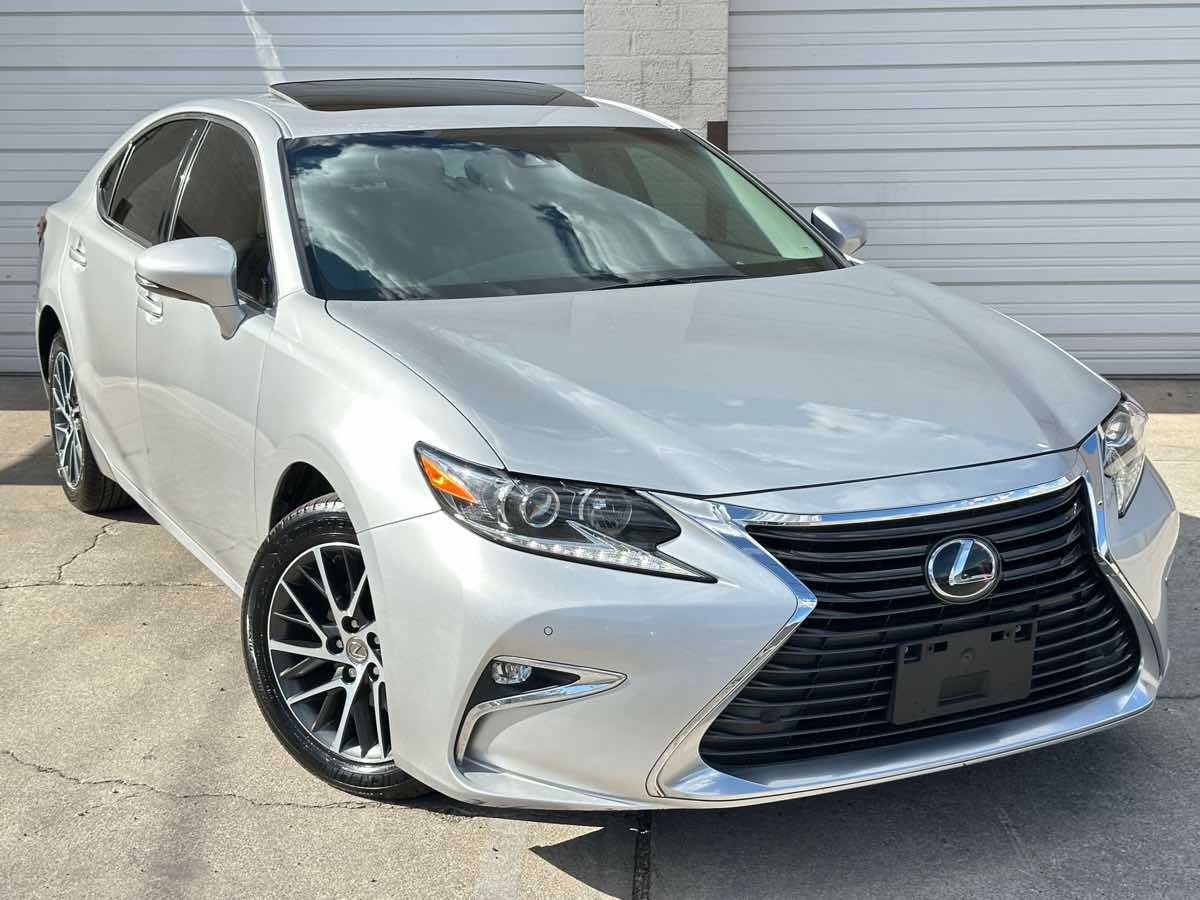 2017 Lexus ES 350 photo 2