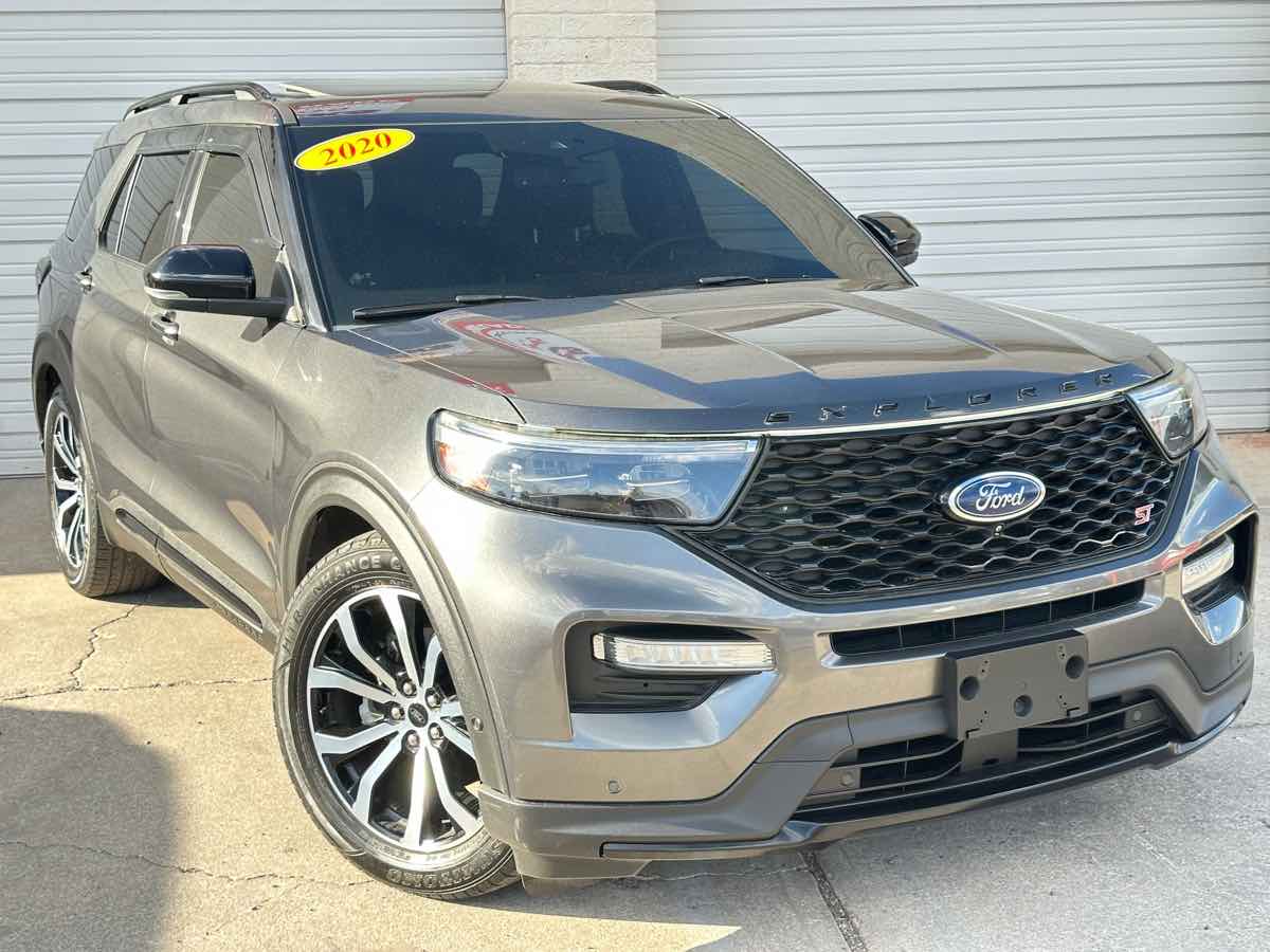 2020 Ford Explorer ST photo 2