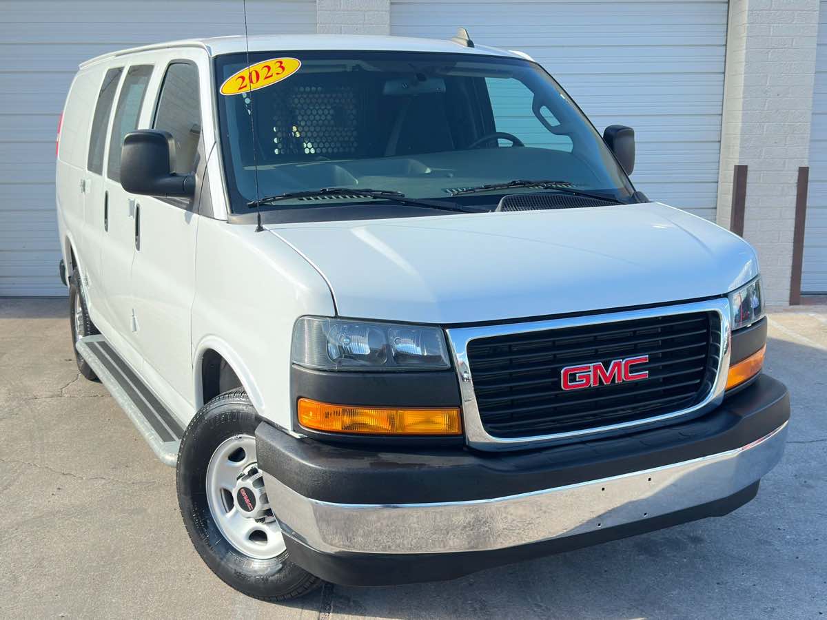 2023 Gmc Savana 2500 Cargo photo 3