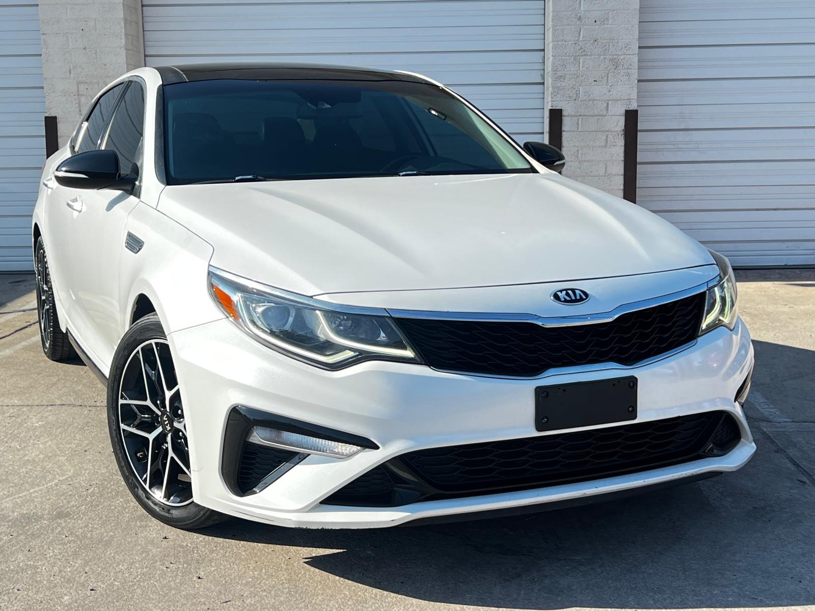 2020 Kia Optima SE photo 2