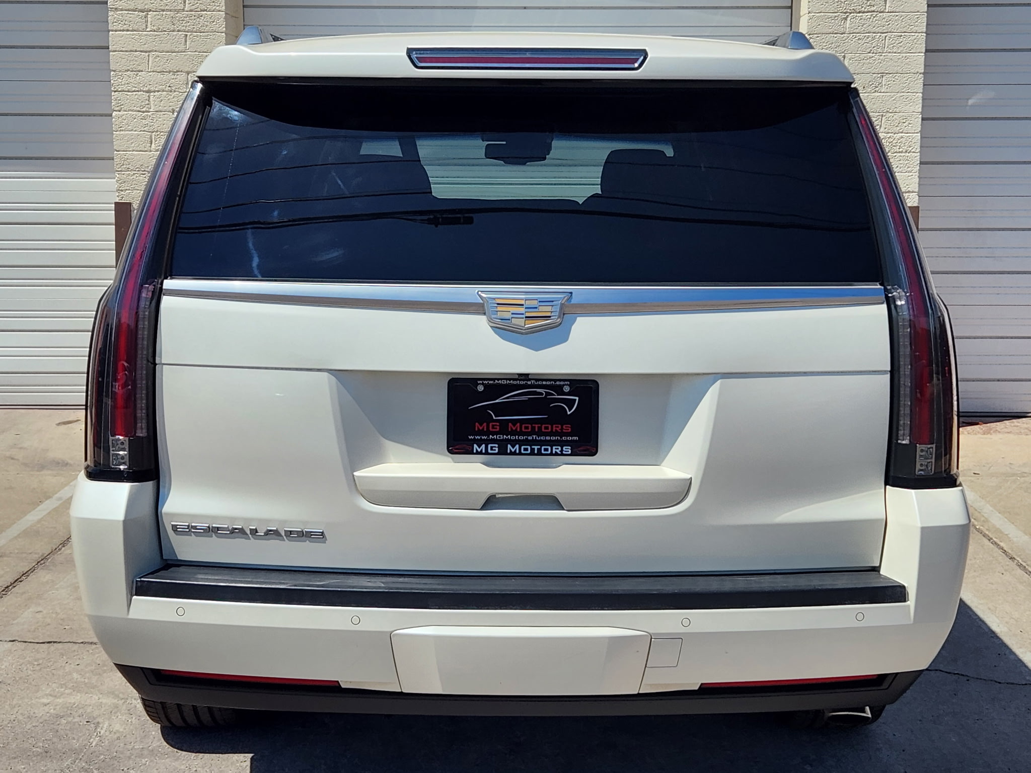 2015 Cadillac Escalade ESV Premium photo 15