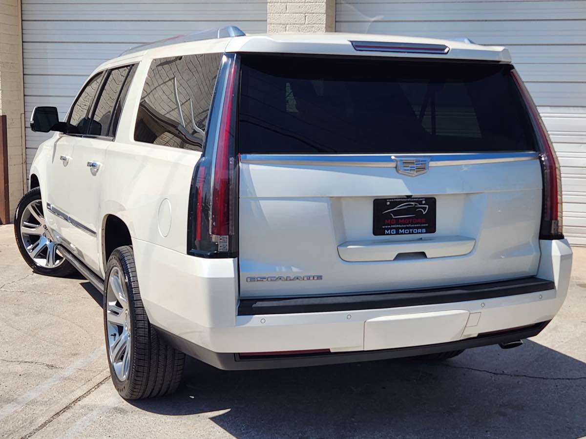 2015 Cadillac Escalade ESV Premium photo 25