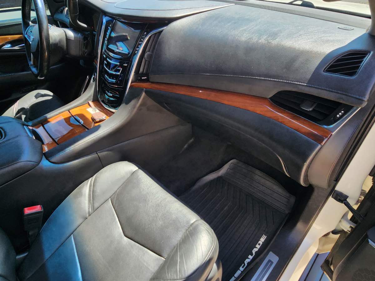 2015 Cadillac Escalade ESV Premium photo 35