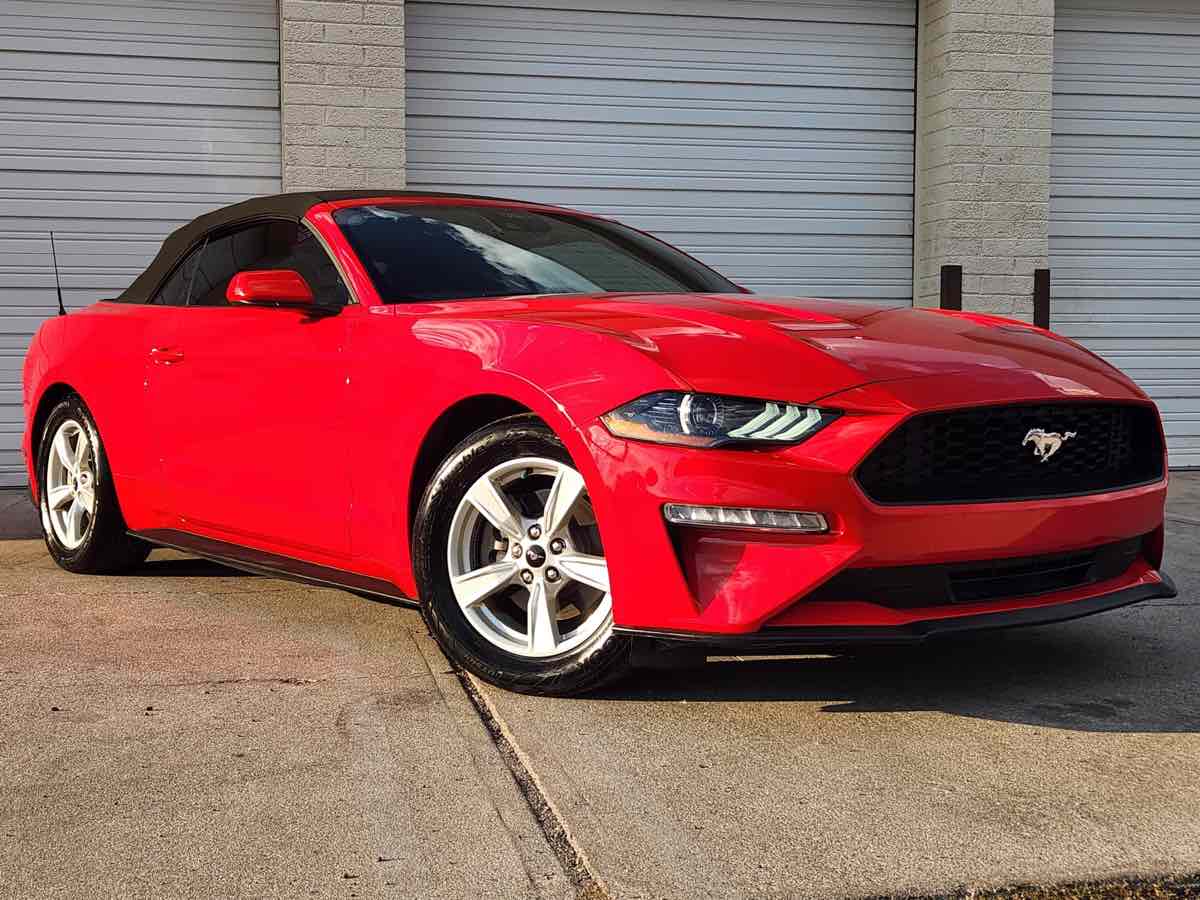 2021 Ford Mustang EcoBoost photo 2