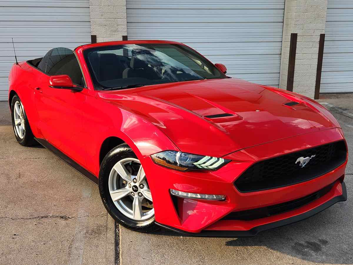 2021 Ford Mustang EcoBoost photo 3