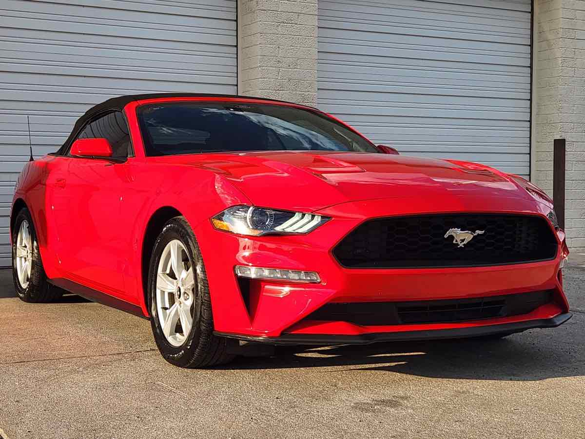 2021 Ford Mustang EcoBoost photo 4