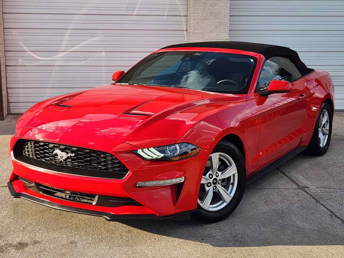 2021 Ford Mustang EcoBoost photo 8