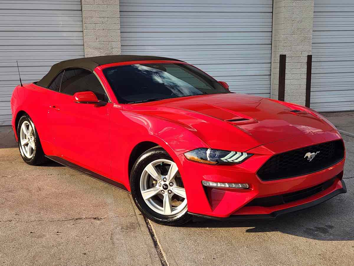2021 Ford Mustang EcoBoost photo 9