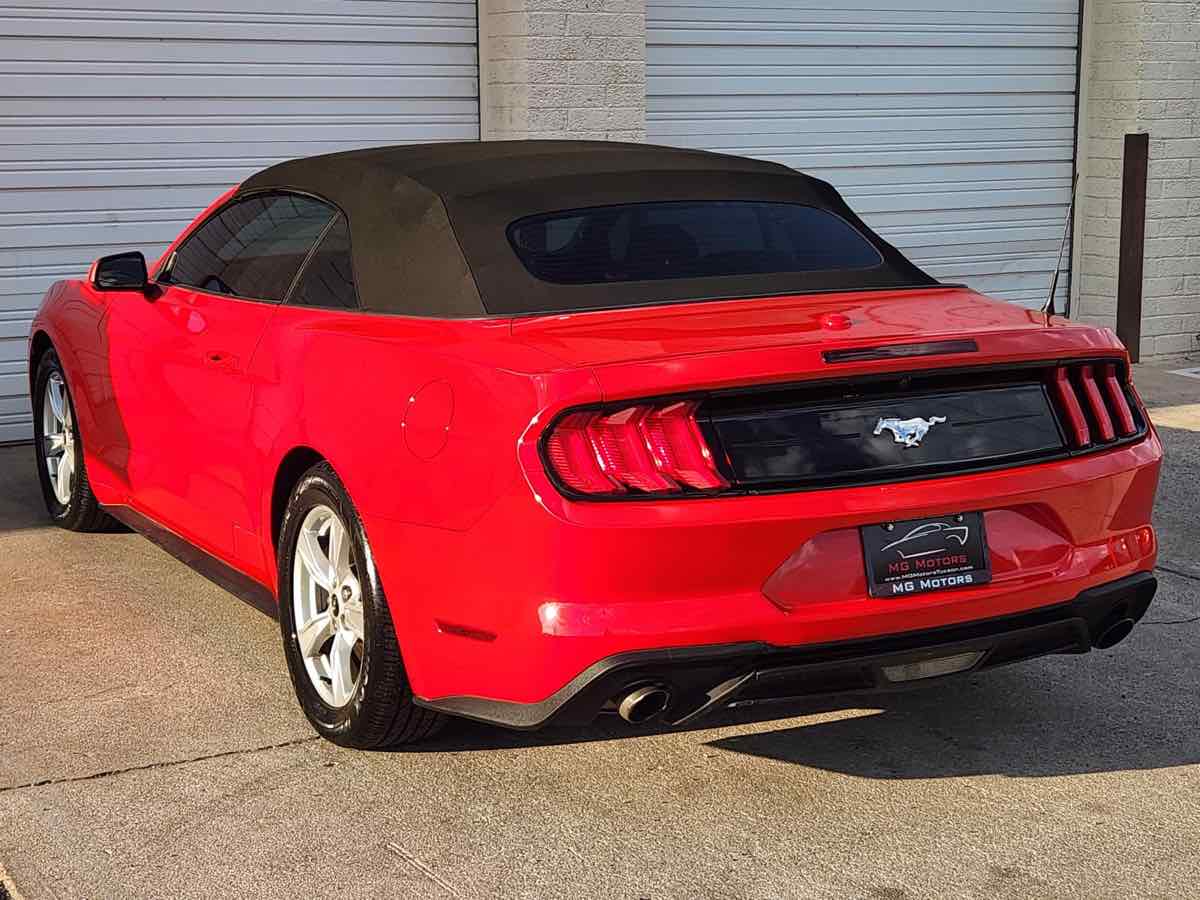 2021 Ford Mustang EcoBoost photo 15