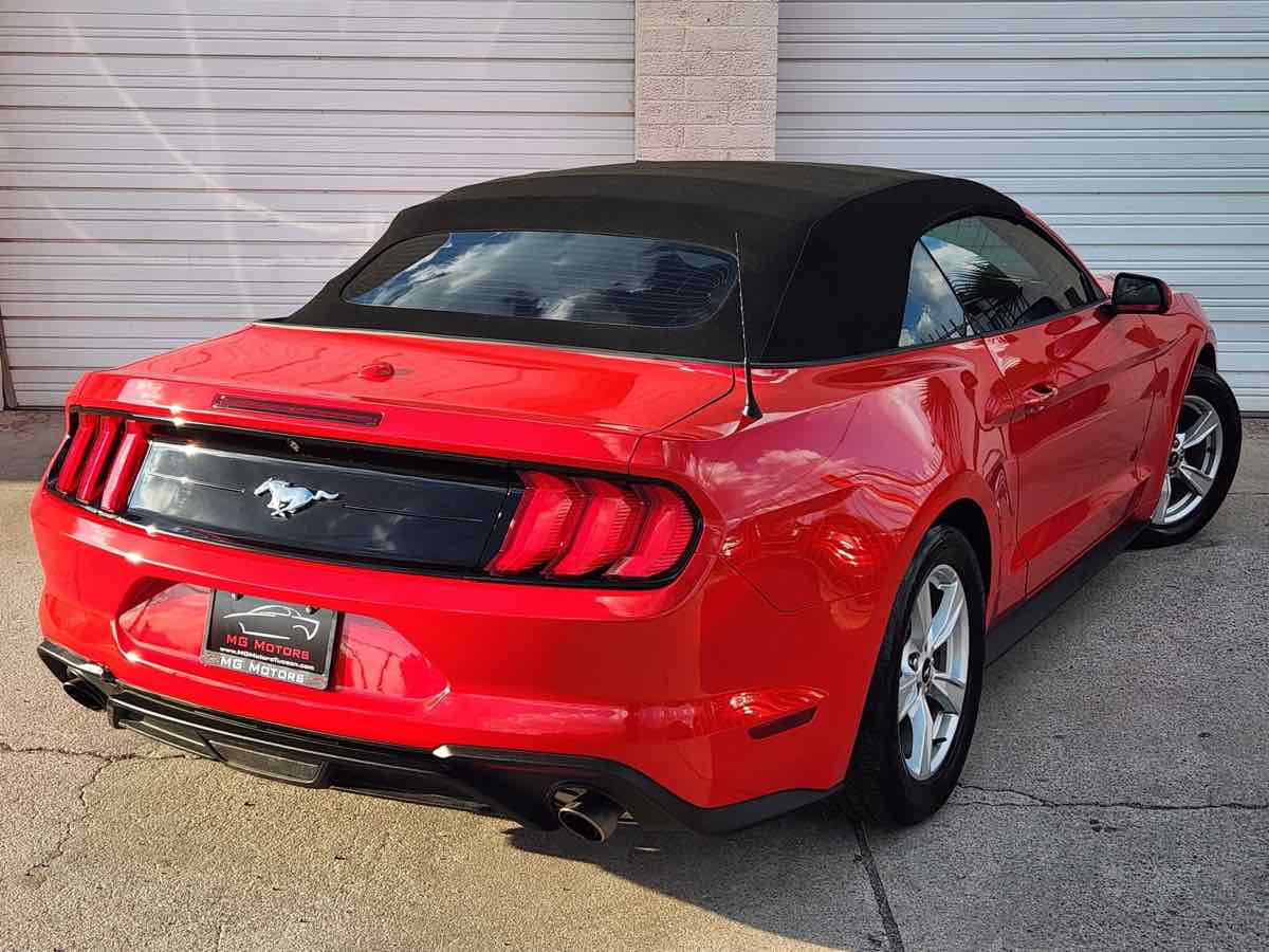2021 Ford Mustang EcoBoost photo 16