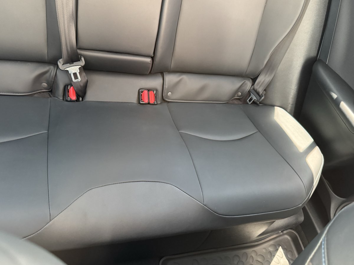 2016 Toyota Prius Three Touring photo 33