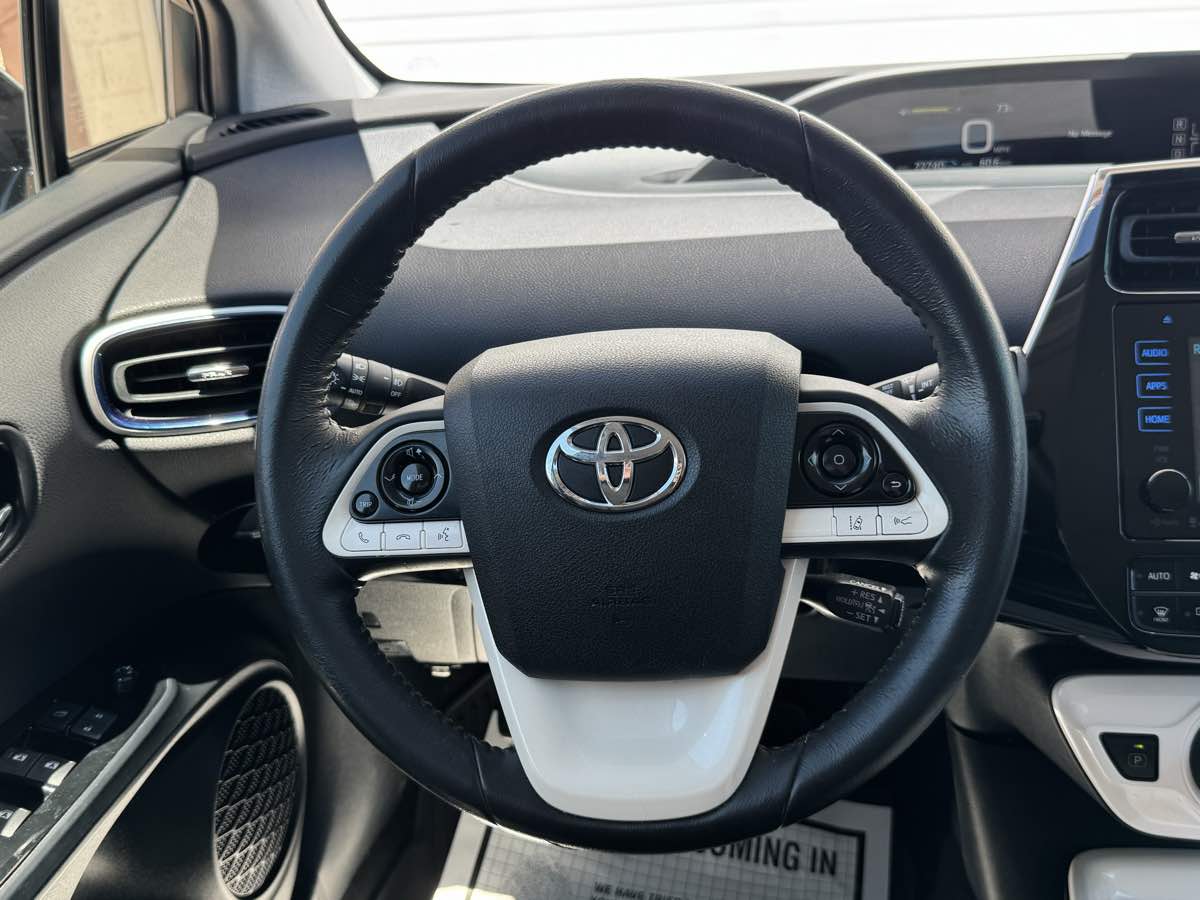 2016 Toyota Prius Three Touring photo 38
