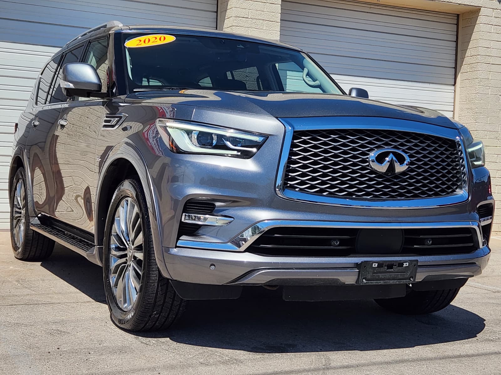 2020 Infiniti QX80 Luxe photo 3