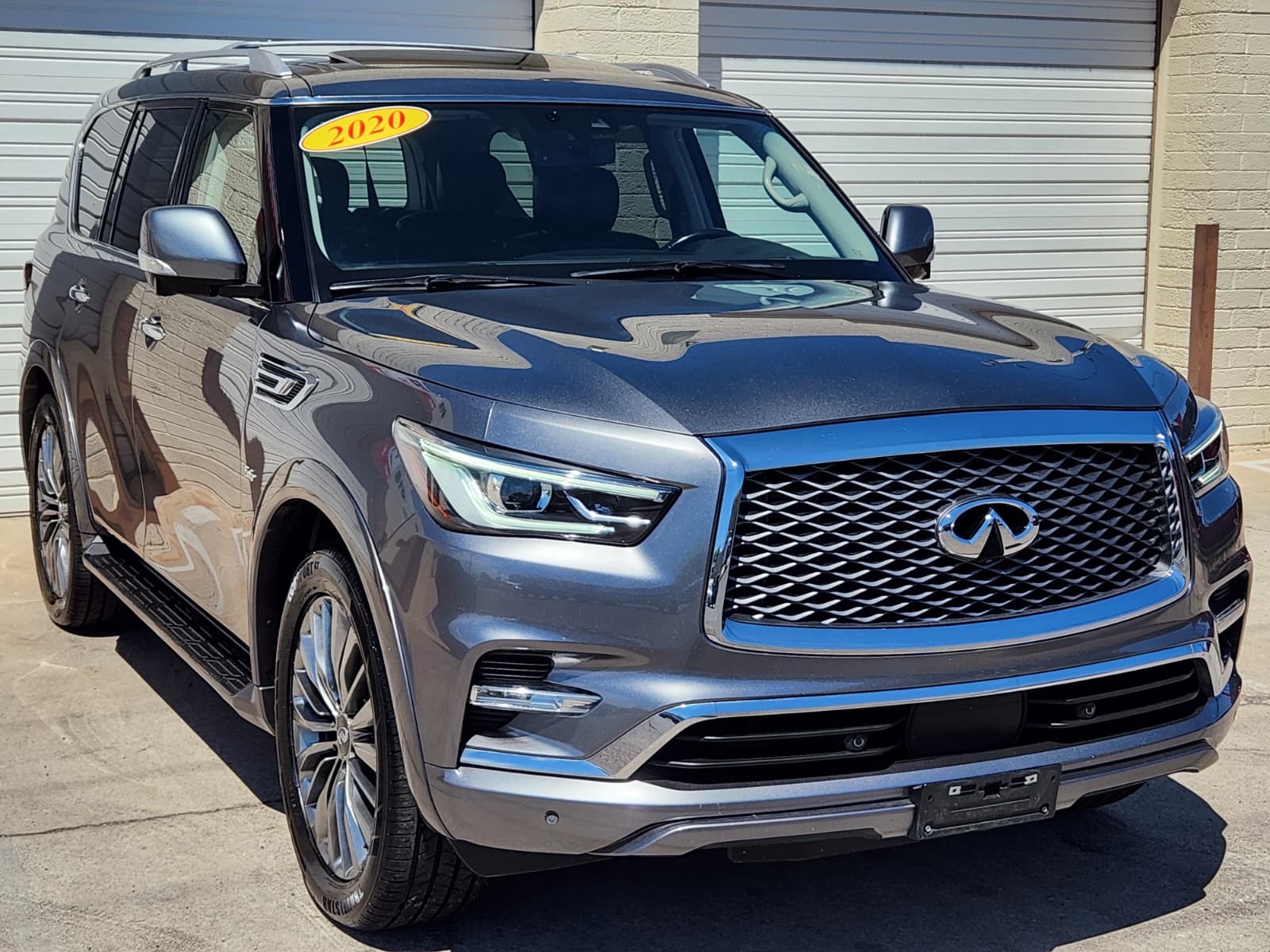 2020 Infiniti QX80 Luxe photo 4