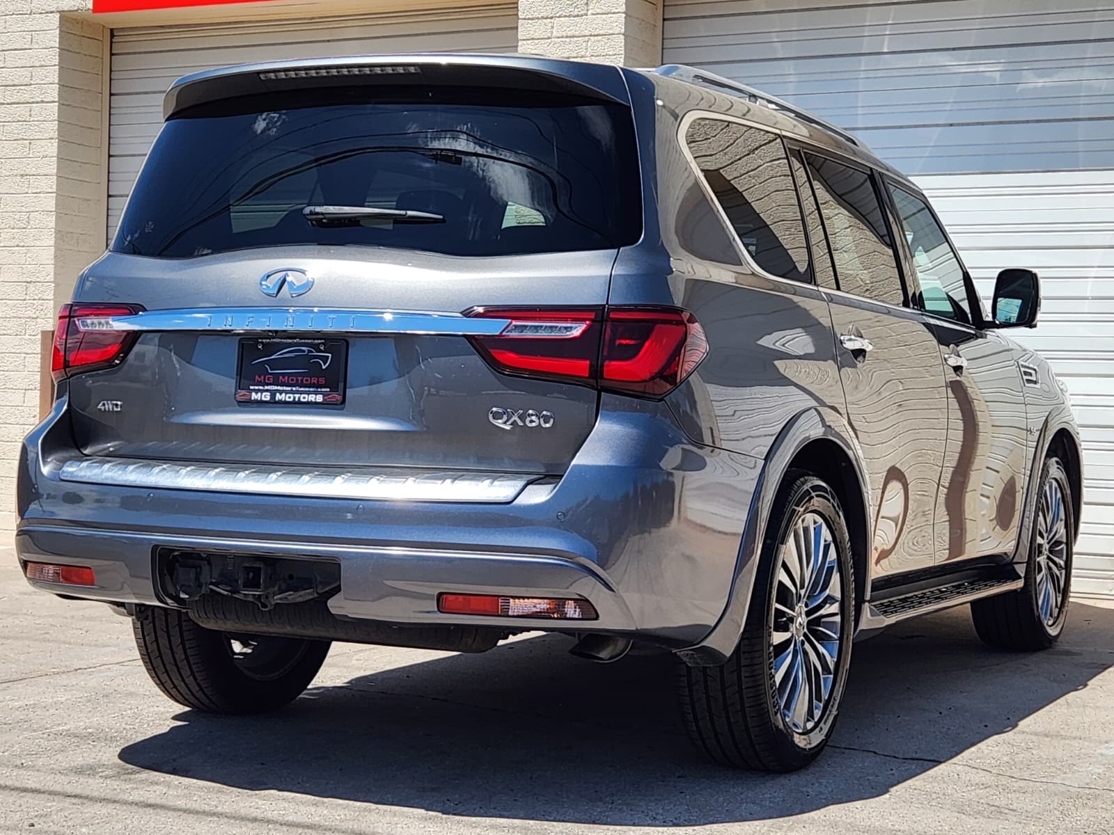 2020 Infiniti QX80 Luxe photo 16
