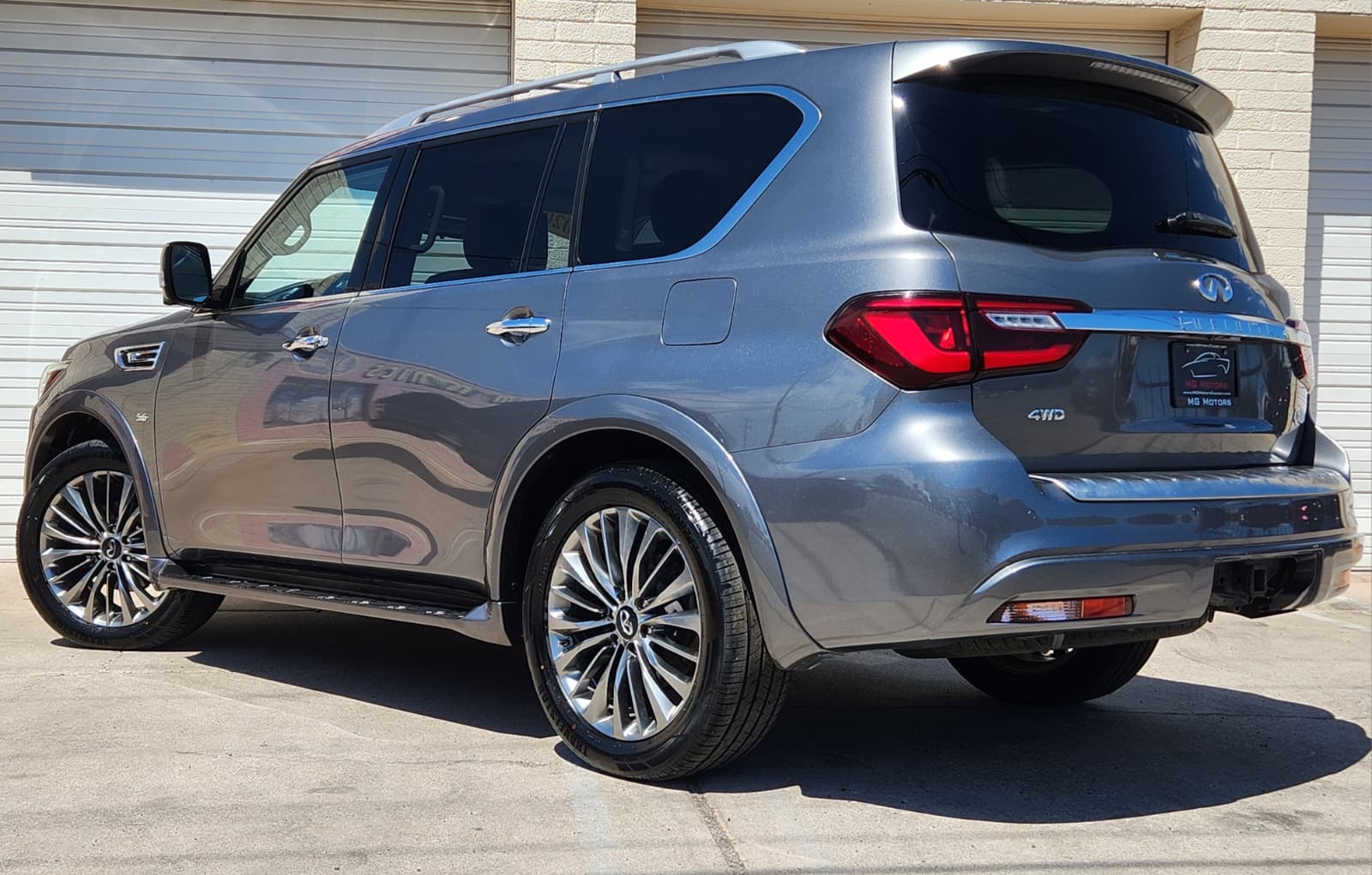 2020 Infiniti QX80 Luxe photo 23