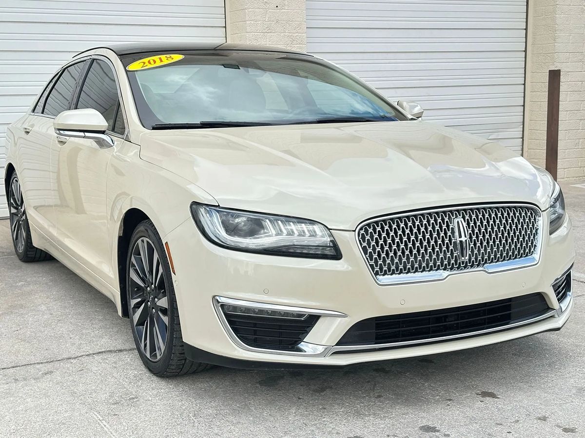 2018 Lincoln MKZ Hybrid Reserve photo 2