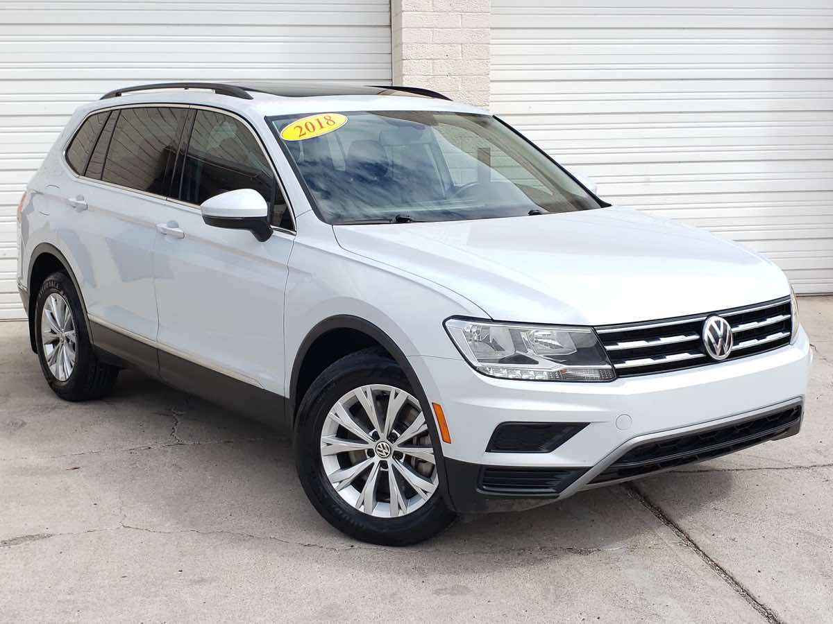 2018 Volkswagen Tiguan SEL photo 3