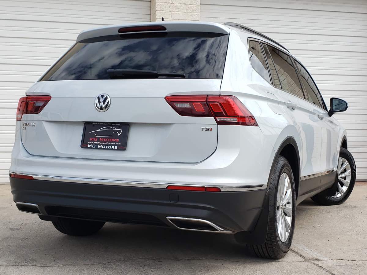 2018 Volkswagen Tiguan SEL photo 18