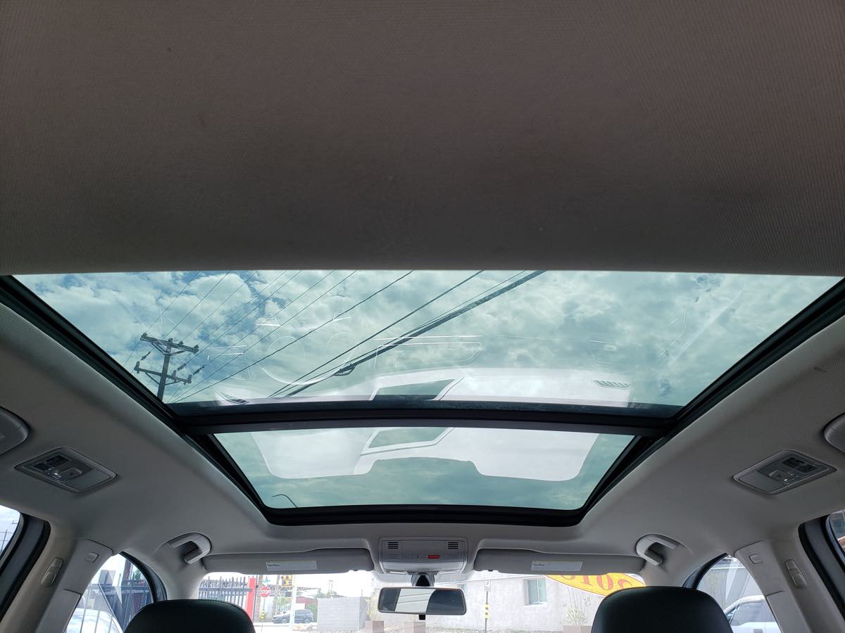 2018 Volkswagen Tiguan SEL photo 37