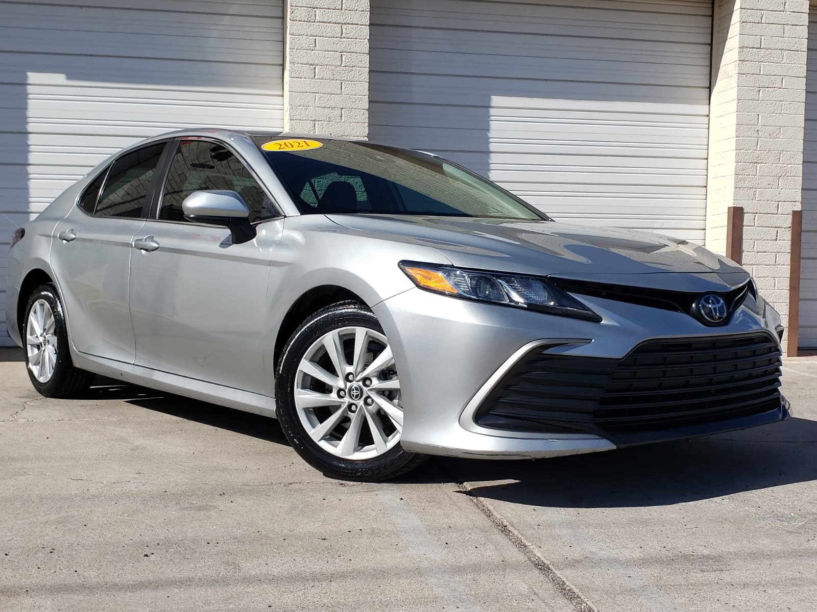 2021 Toyota Camry LE photo 4