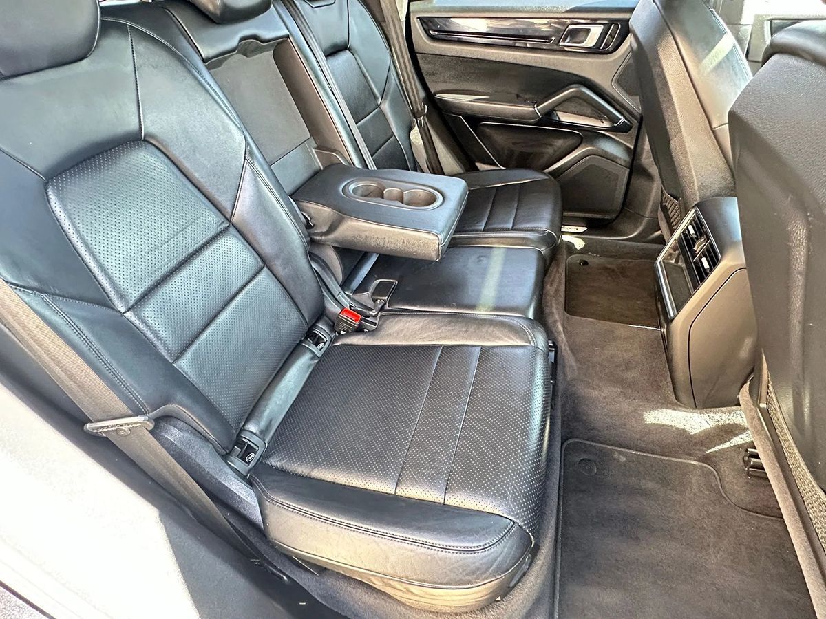 2019 Porsche Cayenne photo 22
