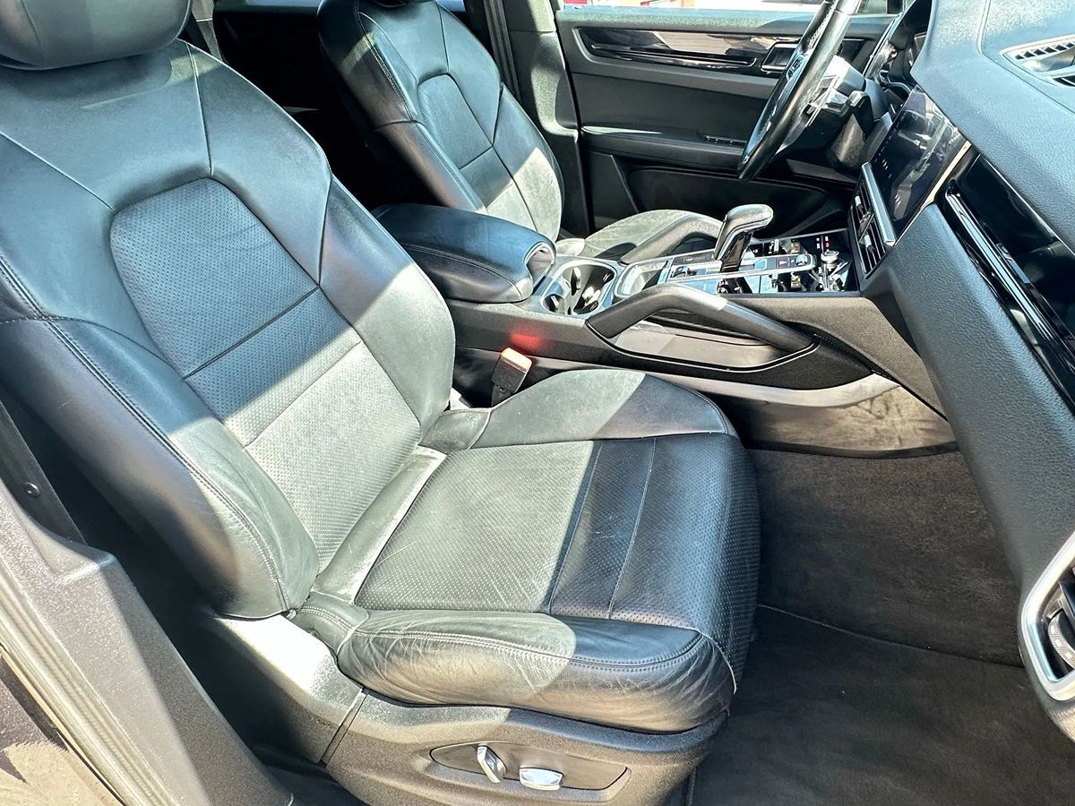 2019 Porsche Cayenne photo 21
