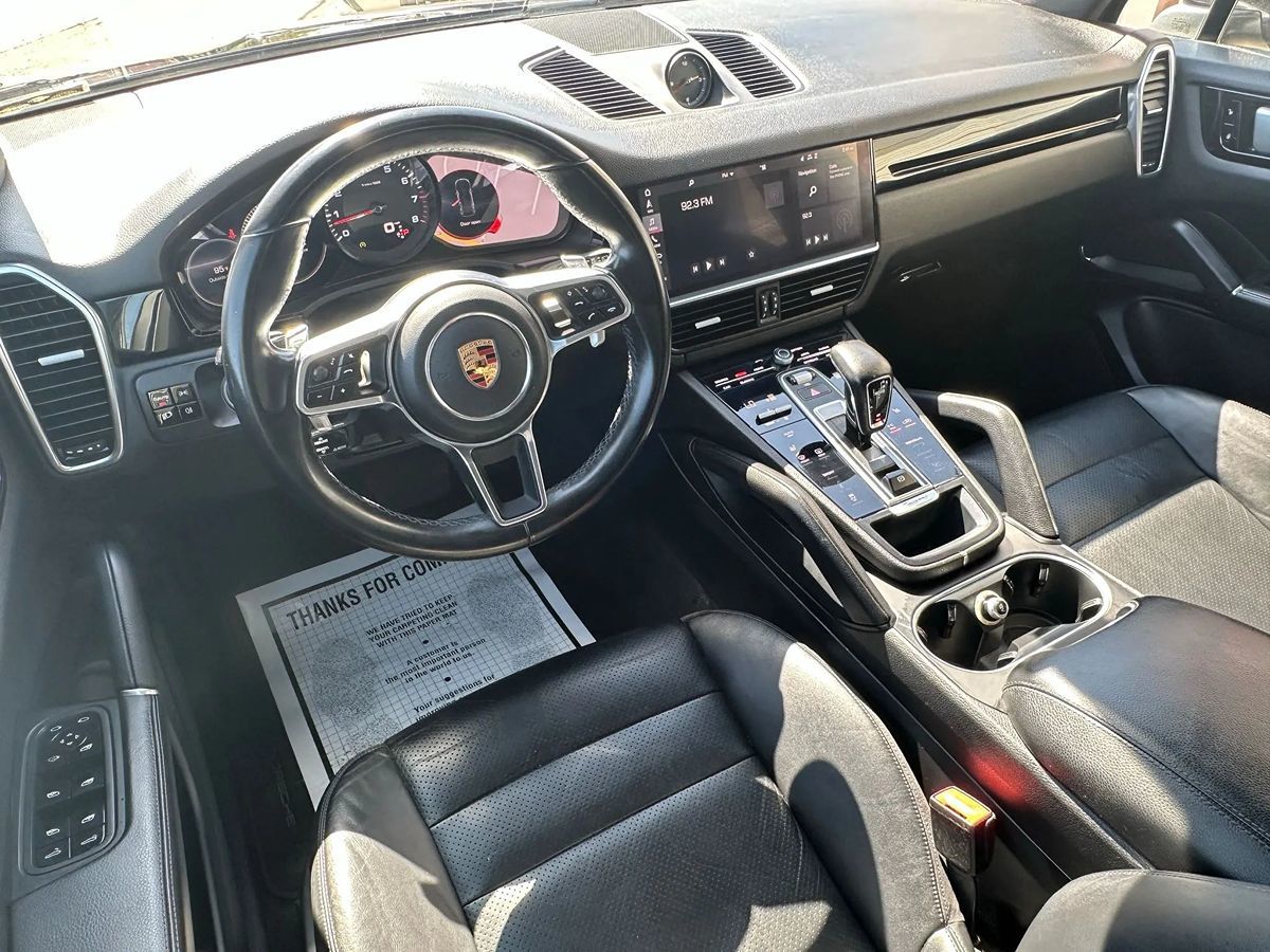 2019 Porsche Cayenne photo 18