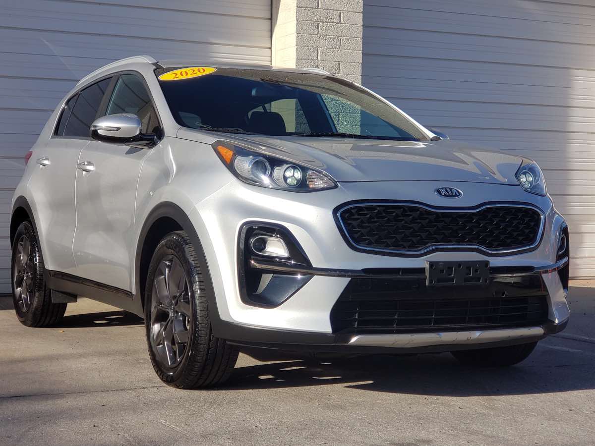 2020 Kia Sportage S photo 2
