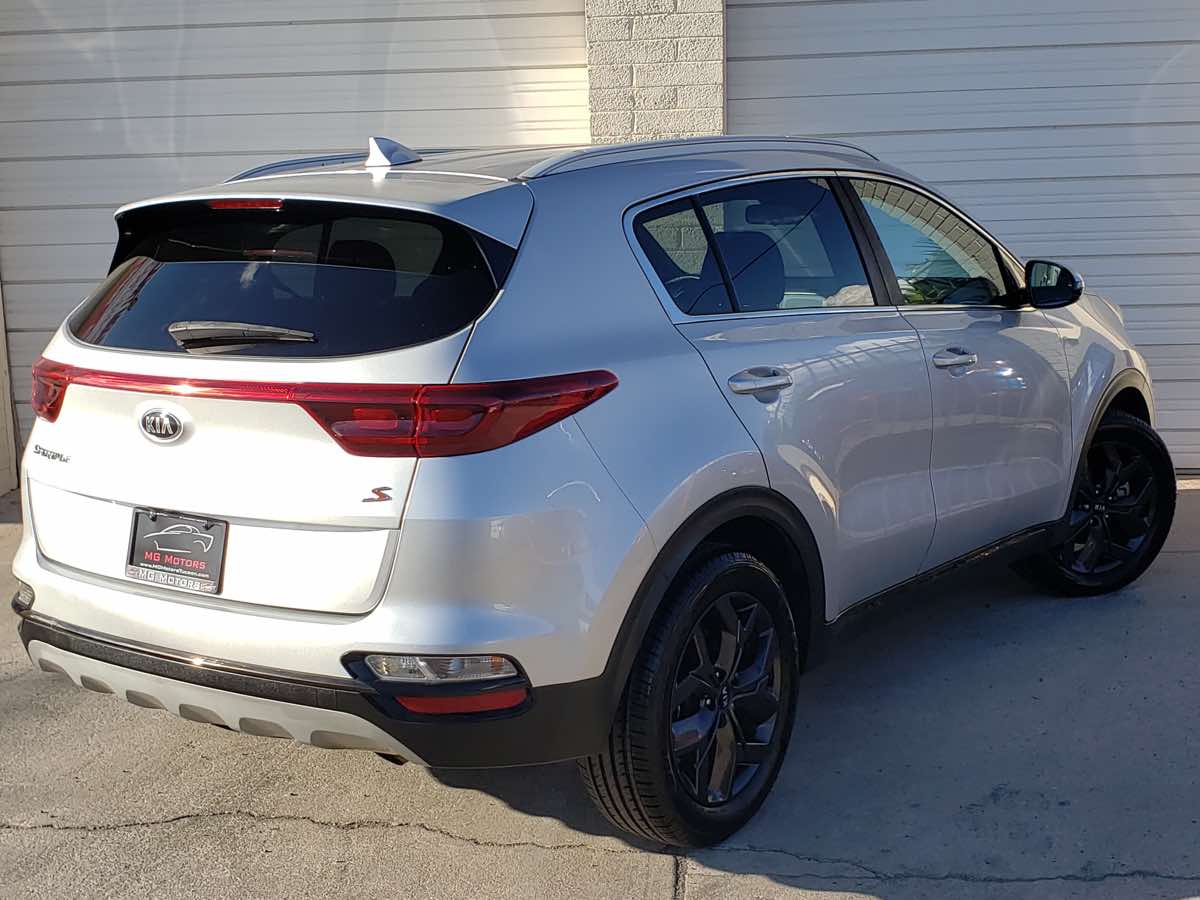 2020 Kia Sportage S photo 18