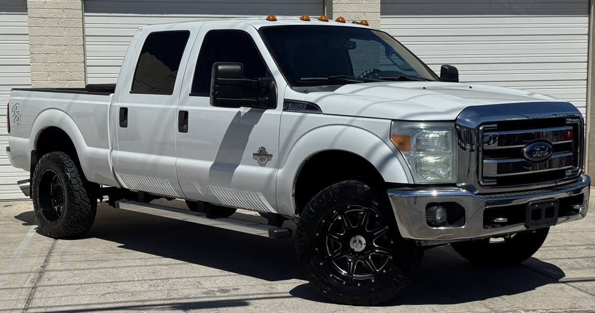 2016 Ford F-350 XLT photo 2