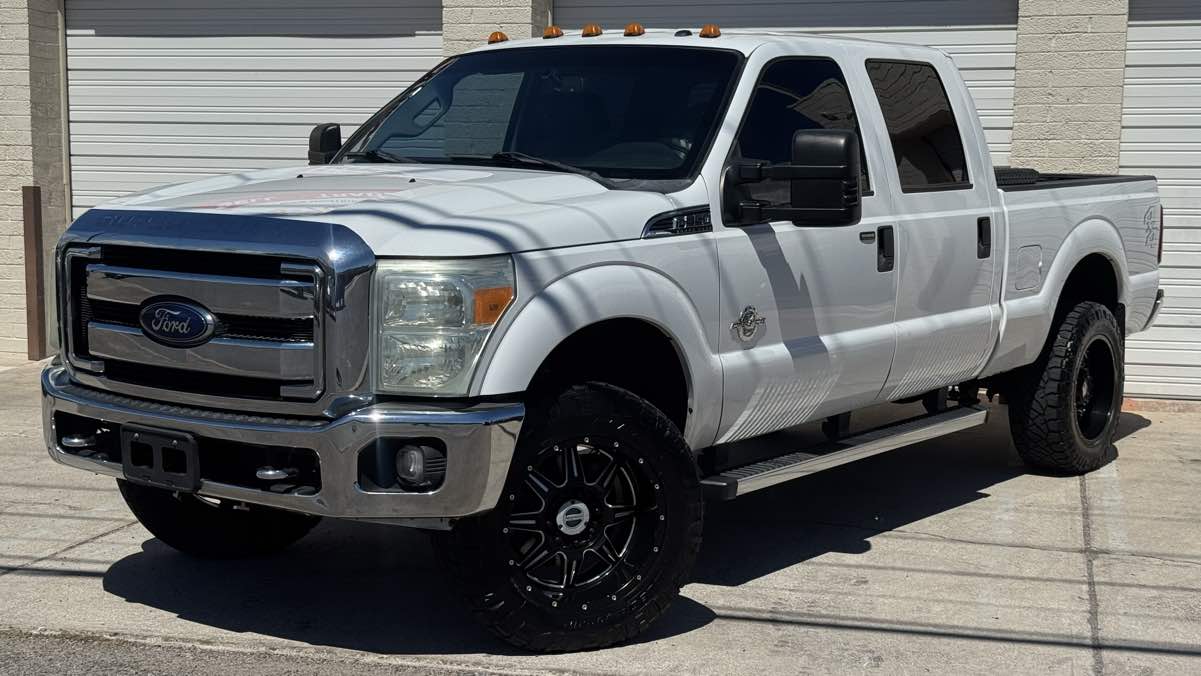 2016 Ford F-350 XLT photo 3