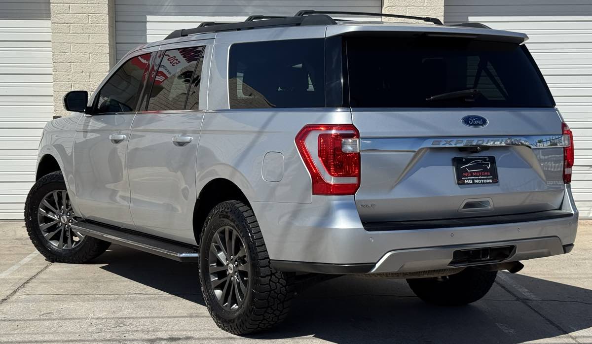 2018 Ford Expedition MAX XLT photo 16