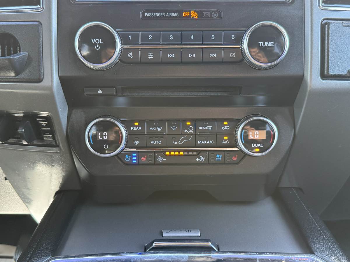 2018 Ford Expedition MAX XLT photo 32