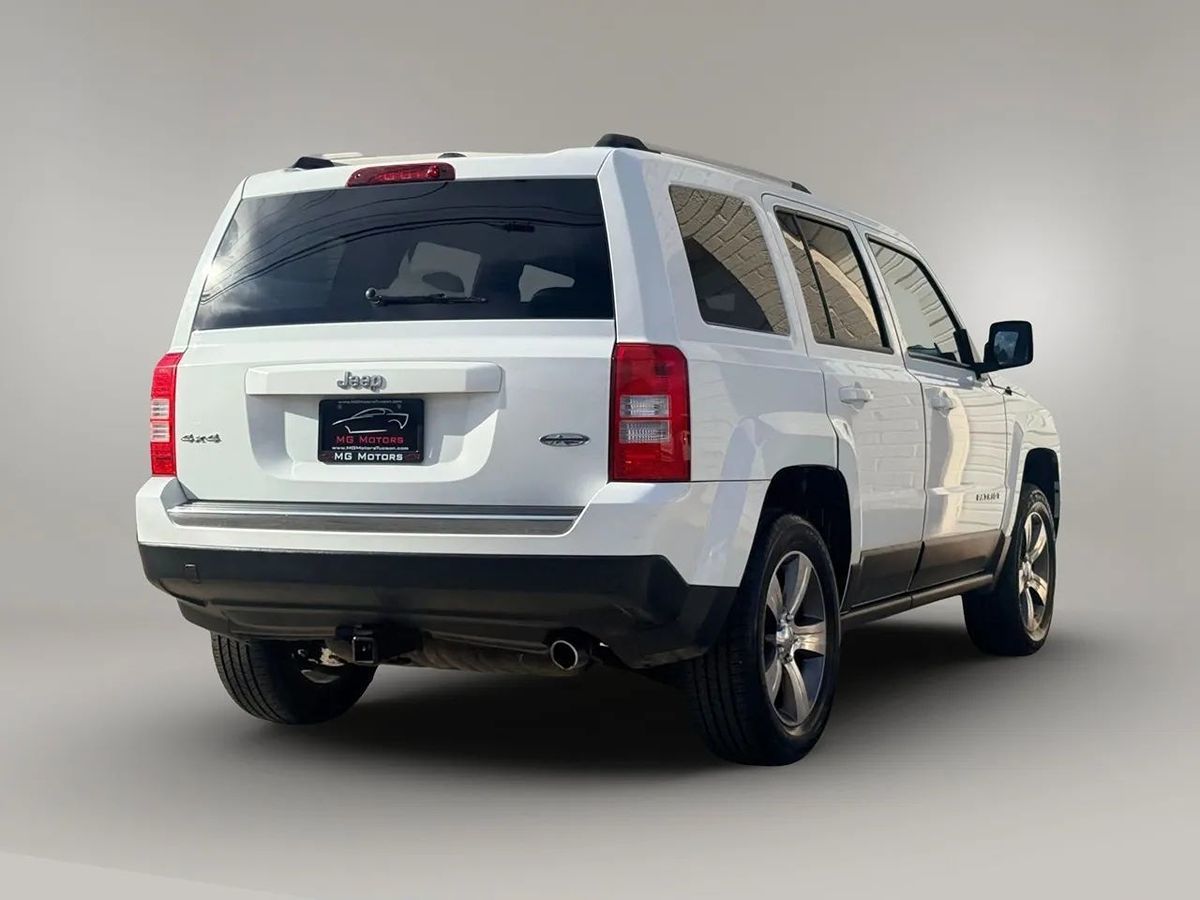2016 Jeep Patriot Latitude photo 23