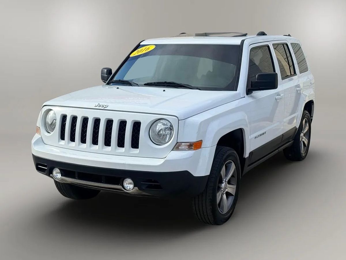 2016 Jeep Patriot Latitude photo 12