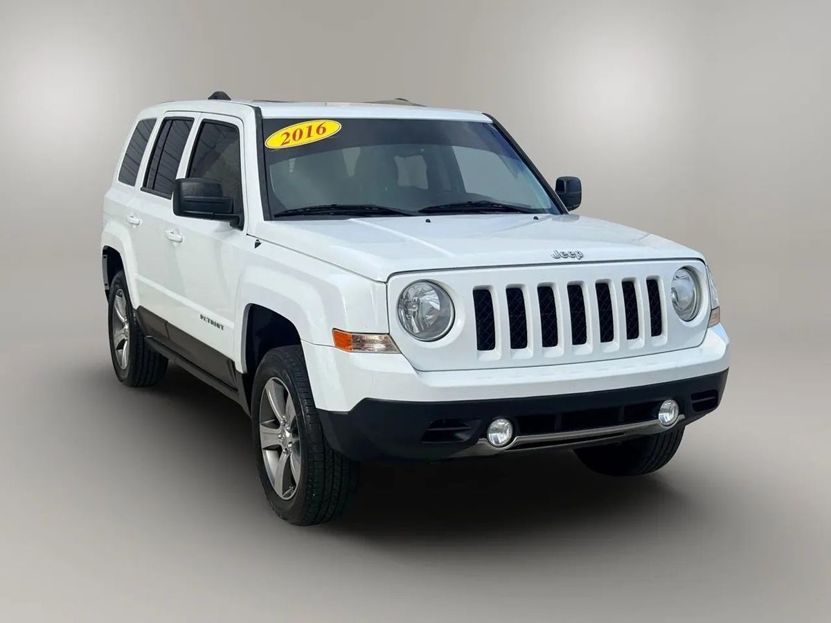 2016 Jeep Patriot Latitude photo 5