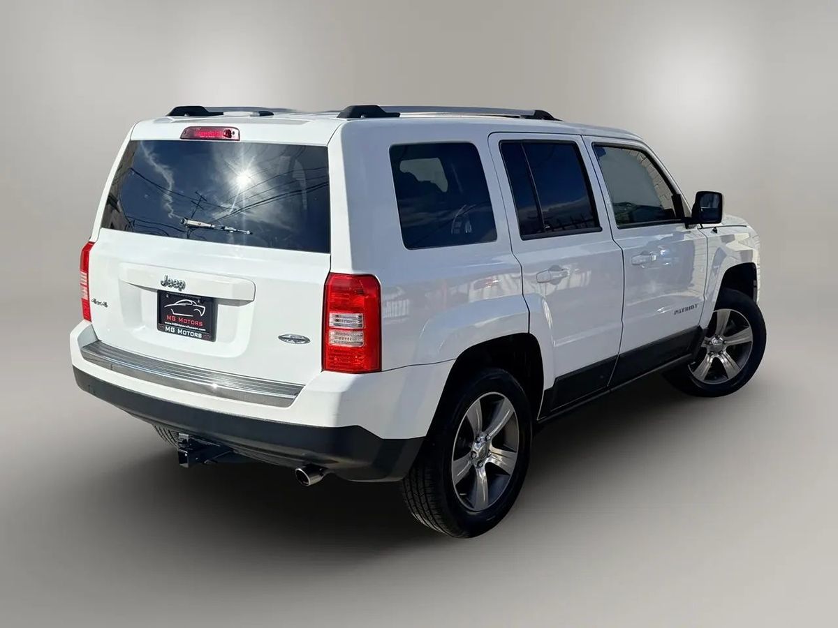 2016 Jeep Patriot Latitude photo 25